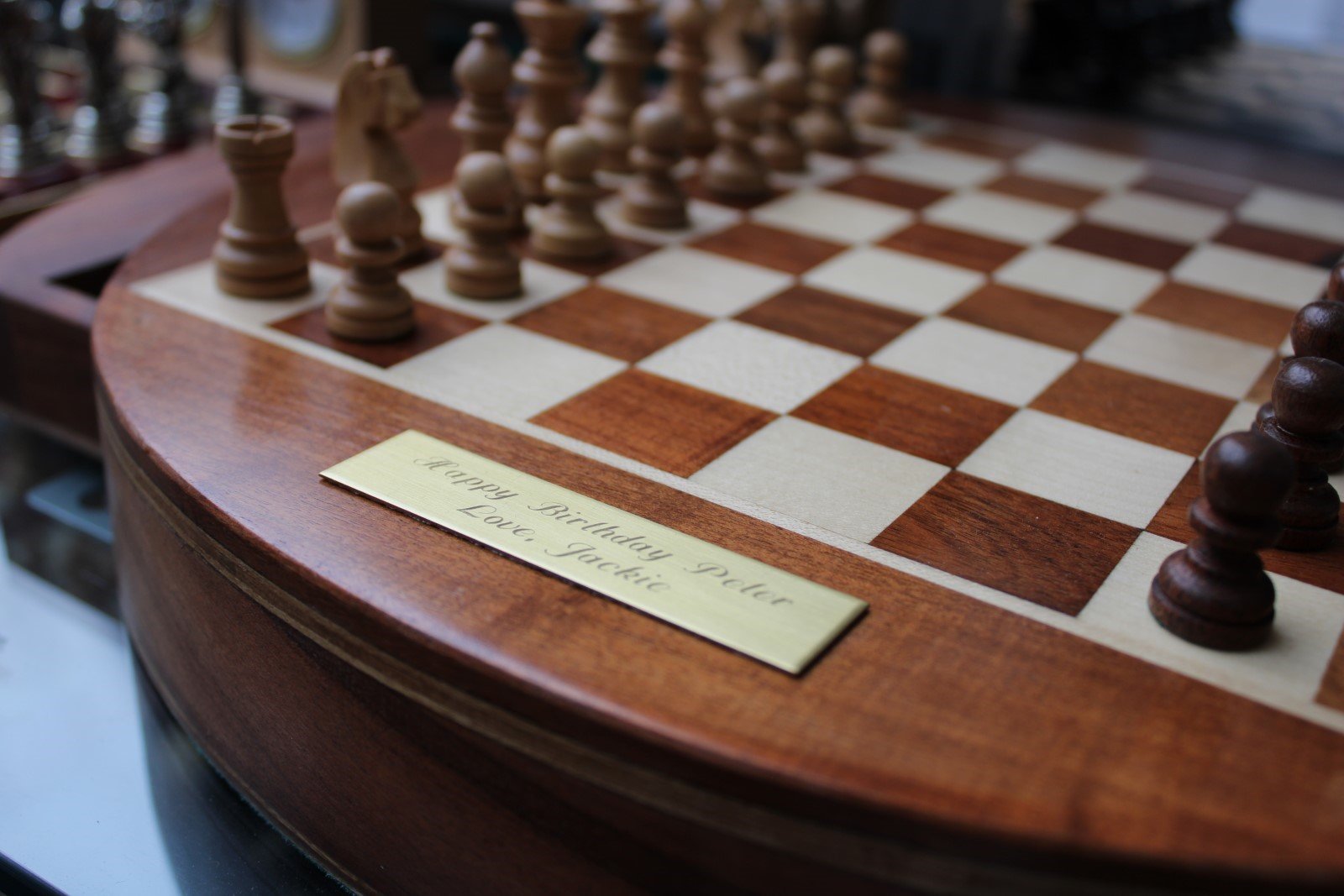Read more about the article Personalised Chess Sets and Backgammon Sets 