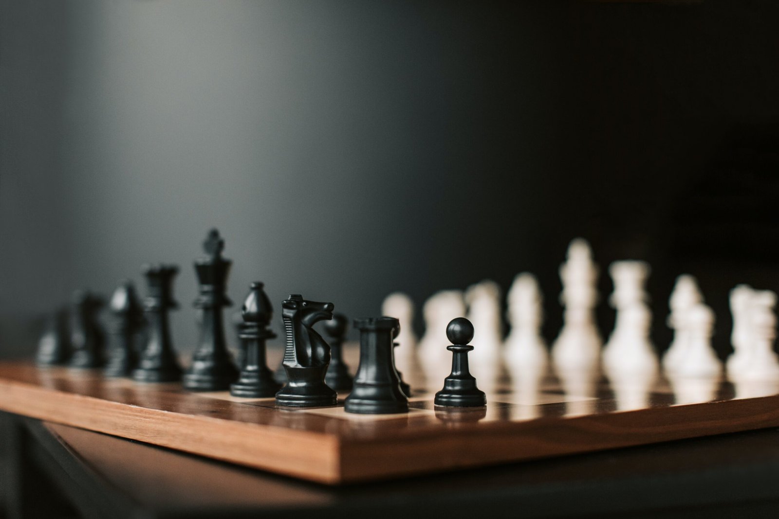 Read more about the article Which Staunton Chessmen are Right for You?